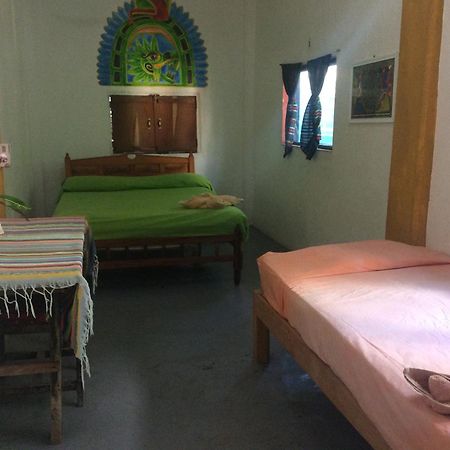 ホテル Casa Gundi Y Tomas Puerto Ángel エクステリア 写真